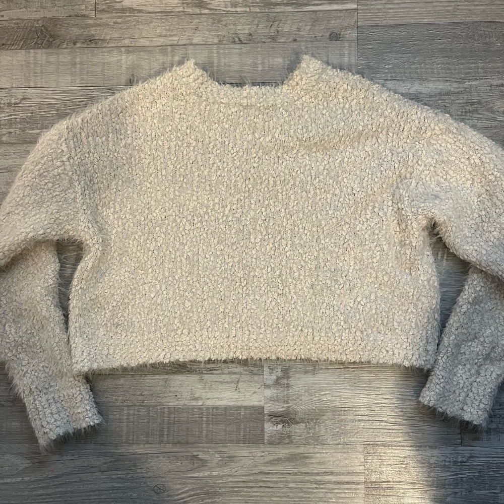 Cropped Sweater - Picture 2 of 7